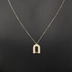 ⁦طقم ذهب حدوة الحظ عيار 18 وزن 2.60 جم مرصع فاخر يخطف القلوب⁩ - الصورة ⁦2⁩