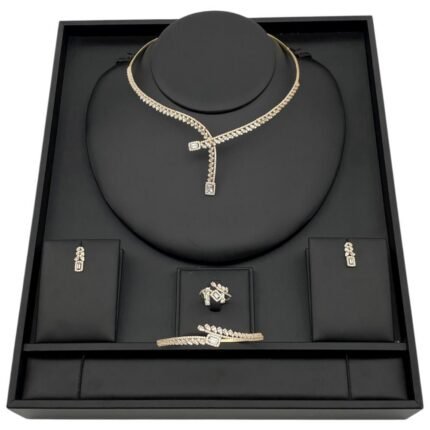 طقم طوق ذهب عيار 18 وزن 22.95 جم سواريه فخم يشرق أناقتك