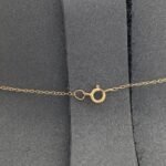 ⁦عقد ذهب الوردة عيار 21 وزن 1.71 جم بتعليقة حمراء أنيقة⁩ - الصورة ⁦2⁩