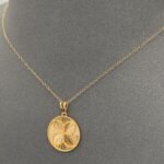 ⁦عقد ذهب صافي عيار 21 وزن 2.3 جم - عقد زاوية الشفاء يزيد تألقك⁩ - الصورة ⁦2⁩