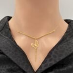 عقد ذهب على شكل فراشة عيار 21 وزن 0.91 جم يبهر الجميع طول 24.5 سم