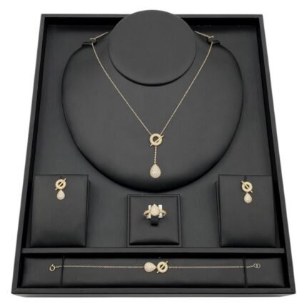 طقم ذهب دمعة عيار 18 وزن 10.31 جم تصميم بوشرون يخطف الأنظار