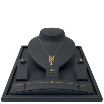 طقم ذهب كامل عيار 21 وزن 4.93 جرام بتعليقه بتصميم تراثي جذاب