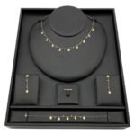 طقم ذهب تشوكر عيار 18 وزن 3.65 جم يبرز ذوقك الرفيع ويكمل إطلالتك