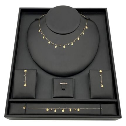 طقم ذهب تشوكر عيار 18 وزن 3.65 جم يبرز ذوقك الرفيع ويكمل إطلالتك