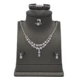 طقم ذهب عيار 18 الوزن 20.43 جرام