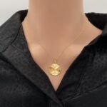 عقد زاوية الشفاء - عقد ذهب فاخر عيار 21 وزن 1.85 جم قطعة فريدة