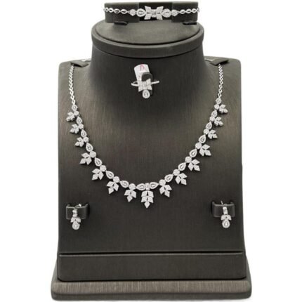 طقم ذهب عيار 18 الوزن 23.05 جرام