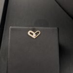 ⁦طقم ذهب على شكل قلب عيار 18 وزن 2.47 جم  رقي وجمال في كل تفاصيله⁩ - الصورة ⁦6⁩