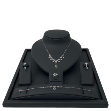 طقم ذهب عيار 18 الوزن 9.62 جرام