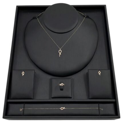 طقم ذهب الثعبان عيار 18 وزن 3.06 جم يمنحك حضورًا لافتًا في كل مناسبة