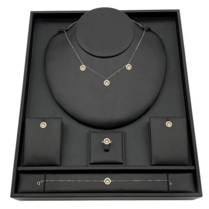 طقم شوكر ذهب عيار 18 وزن 3.22 جم أناقة تبرز شخصيتك