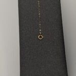 ⁦عقد وإسواره ذهب عيار 18 الوزن 0.90 جرام⁩ - الصورة ⁦2⁩