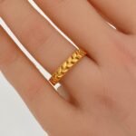 ⁦خاتم ذهب عيار 21 الوزن 1.67 جرام⁩ - الصورة ⁦3⁩