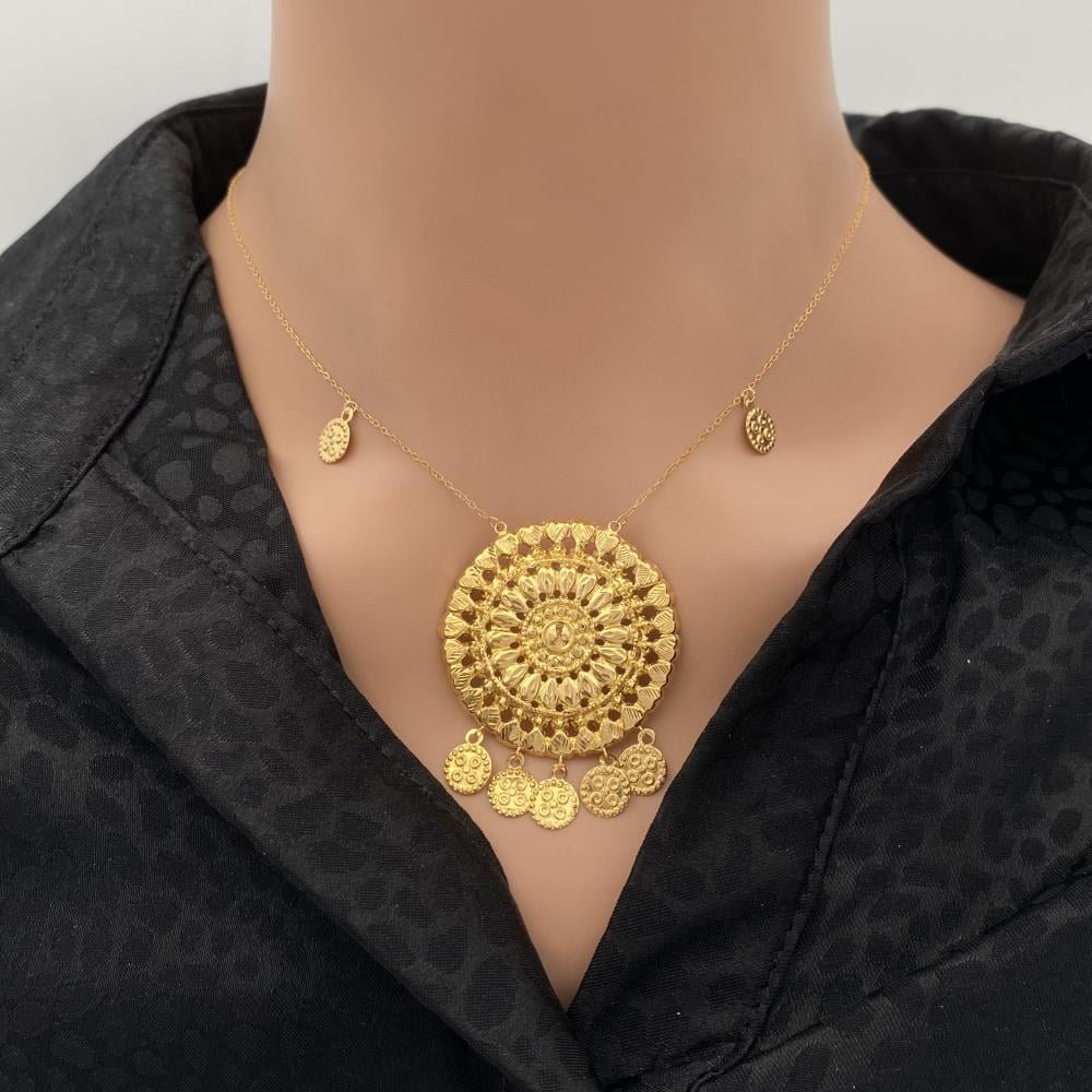 عقد ذهب كبير عيار 21 وزن 3.03 جم بتصميم كلاسيكي عقد ذهب كبير عيار 21 وزن 3.03 جم بتصميم كلاسيكي