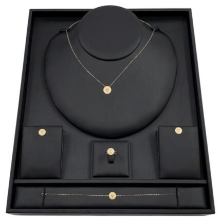 طقم ذهب ناعم عيار 18 وزن 3.88 جم تناسب كافة مناسباتك