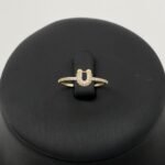 ⁦طقم ذهب حدوة الحظ عيار 18 وزن 2.60 جم مرصع فاخر يخطف القلوب⁩ - الصورة ⁦4⁩