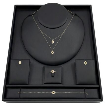 طقم ذهب ناعم عيار 18 وزن 2.91 جم تصميم ألماس روعة يليق بك