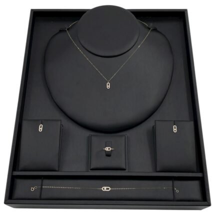 طقم ذهب عيار 18 الوزن 1.85 جرام