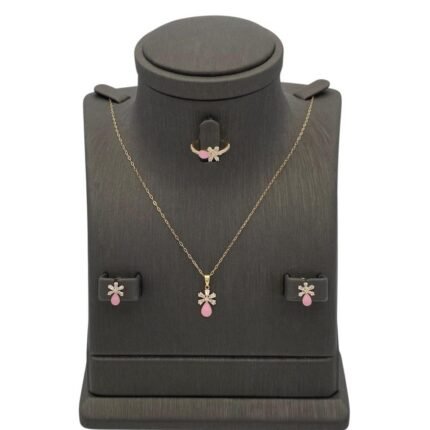 نصف طقم أطفال ذهب عيار 18 الوزن  3.04 جرام