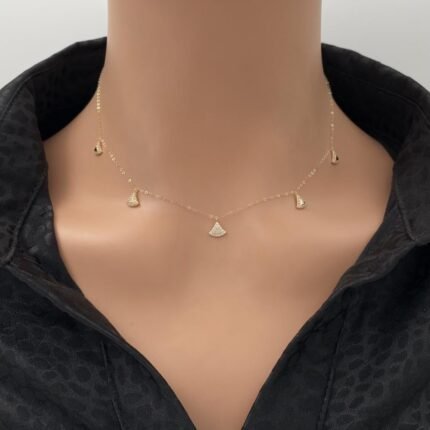 عقد ذهب عيار 18 الوزن 1.15 جرام