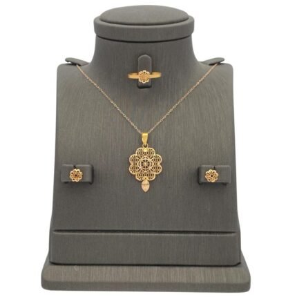 نصف طقم ذهب عيار 21 الوزن 3.58 جرام