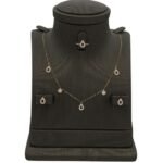 نصف طقم ذهب مواليد عيار 18 الوزن 1.58 جرام