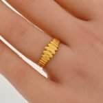 ⁦خاتم ذهب عيار 21 الوزن 2.29 جرام⁩ - الصورة ⁦2⁩