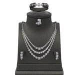 طقم ذهب عيار 18 الوزن 35.40 جرام