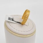 ⁦خاتم ذهب عيار 21 الوزن 2.42 جرام⁩ - الصورة ⁦3⁩