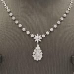 ⁦طقم ذهب عيار 18 الوزن 24.47 جرام⁩ - الصورة ⁦2⁩