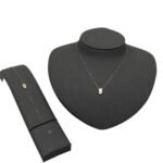 عقد وإسواره ذهب عيار 18 الوزن 0.87 جرام