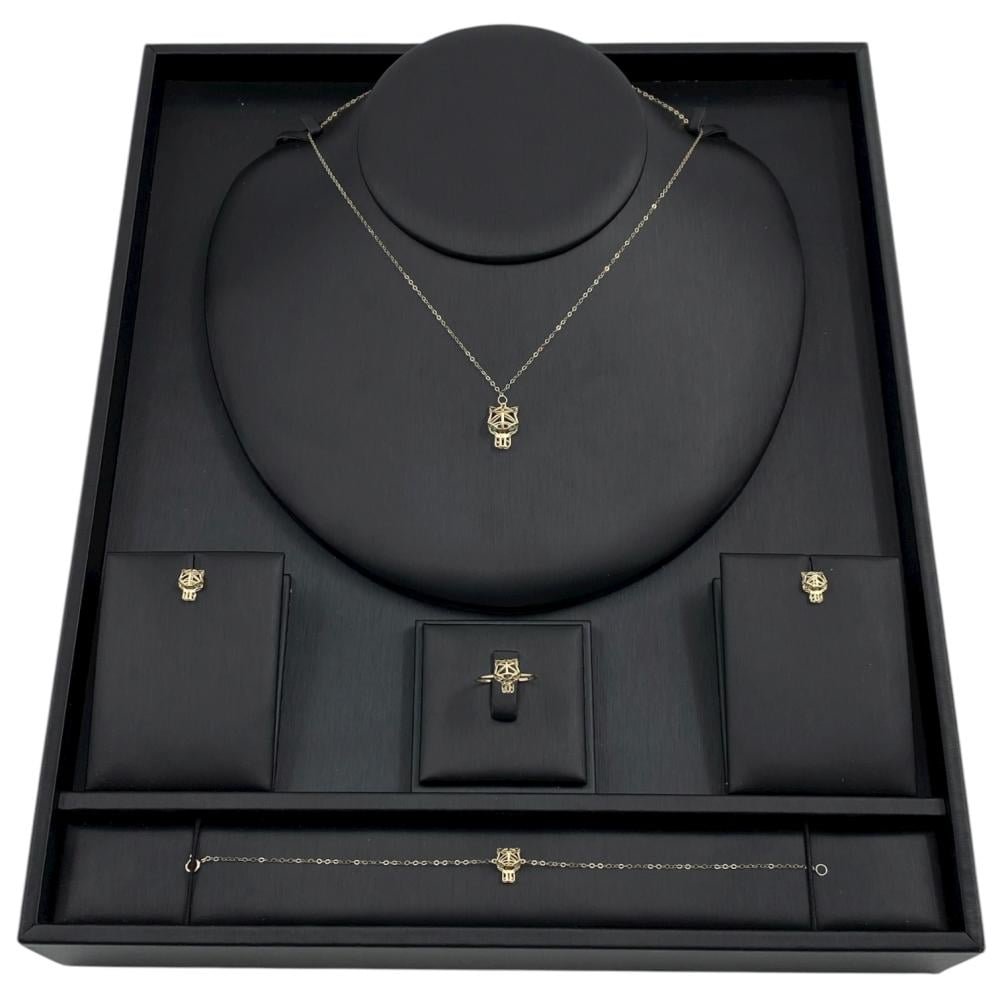 طقم ذهب نمر عيار 18 وزن 2.93 جم يضيء إطلالتك ويبهر الحضور طقم ذهب نمر عيار 18 وزن 2.93 جم يضيء إطلالتك ويبهر الحضور