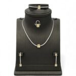 طقم ذهب عيار 18 الوزن 23.94 جرام