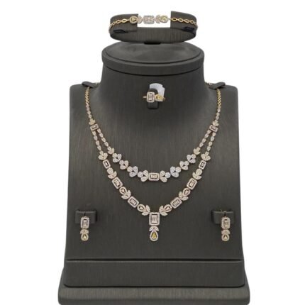 طقم ذهب عيار 18 الوزن 27.00 جرام