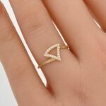 ⁦خاتم ذهب عيار 18 الوزن 0.65 جرام⁩ - الصورة ⁦2⁩