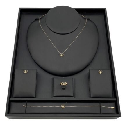 طقم ذهب عيار 18 الوزن 4.71 جرام