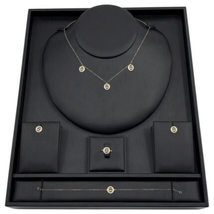 طقم شوكر ذهب عيار 18 وزن 3.16 جم تصميم عالمي بديع لإطلالة ملكية