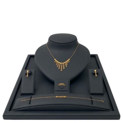 طقم ذهب عيار 21 الوزن الوزن 9.02 جرام