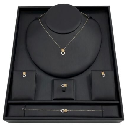 طقم تايجر ذهب عيار 18 وزن 4.73 جم أناقة تدوم طويلًا