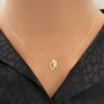 عقد ذهب عيار 18 الوزن 0.64 جرام