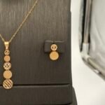 ⁦نصف طقم ذهب عيار 21 الوزن 4.31 جرام⁩ - الصورة ⁦3⁩