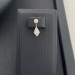 ⁦طقم ذهب عيار 18 الوزن 4.07 جرام⁩ - الصورة ⁦2⁩