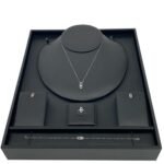 طقم ذهب عيار 18 الوزن 1.90 جرام