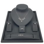 طقم ذهب عيار 18 الوزن 5.68 جرام