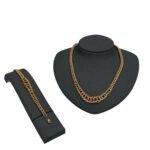 عقد وإسواره ذهب عيار 18 الوزن 30.02 جرام