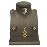 نصف طقم ذهب عيار 21 الوزن 4.55 جرام