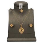 نصف طقم ذهب عيار 21 الوزن 5.08 جرام